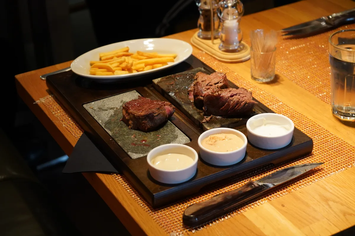 Sami Rahmani eröffnet in Aathal ein Steakhouse.